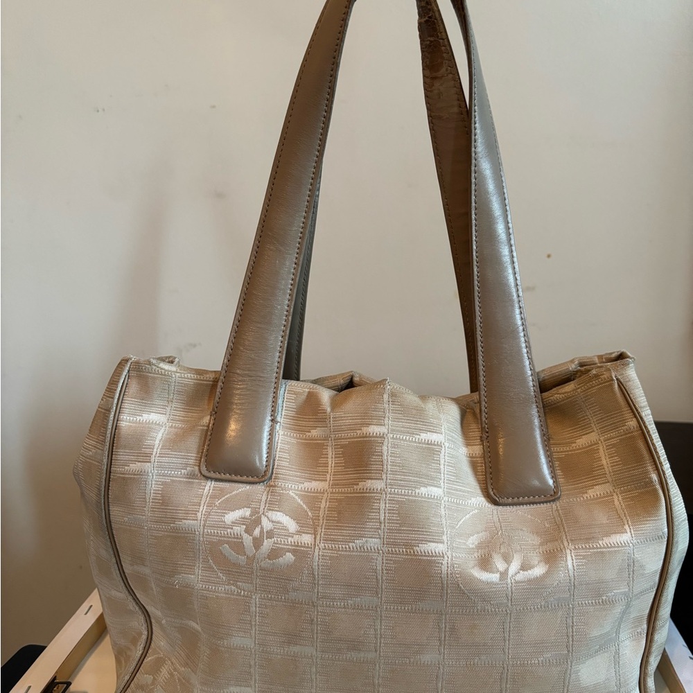 Authentic Chanel New Travel Line MM Tote Bag in Classic Beige - Picture 2 of 16